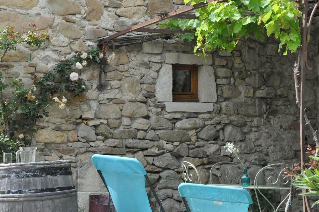 Gites Du Chateau D'Alencon Le Pegue ภายนอก รูปภาพ
